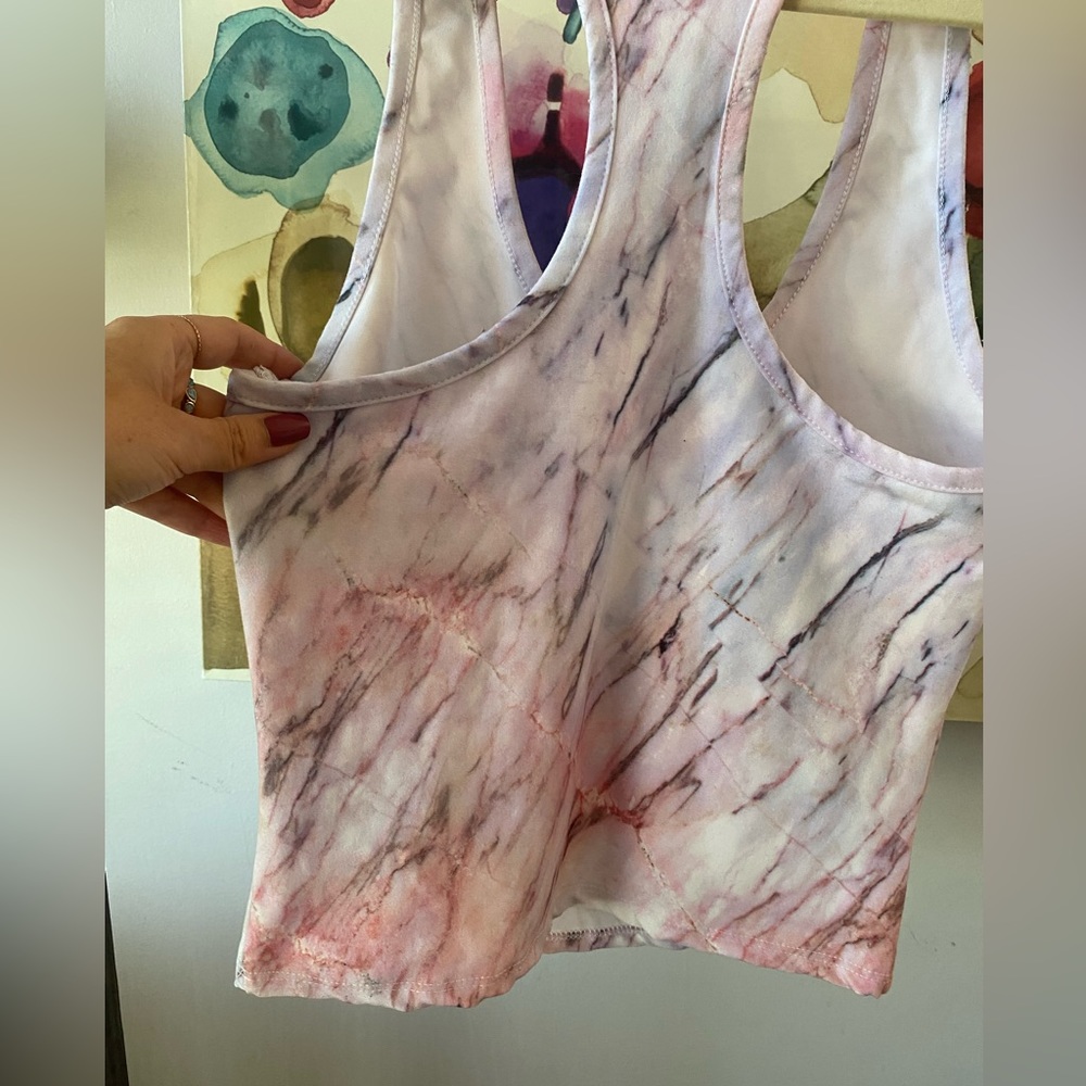 Pretty exercise top - Picture 2 of 5